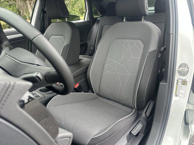 2025 Volkswagen Jetta 1.5T Sport photo 2