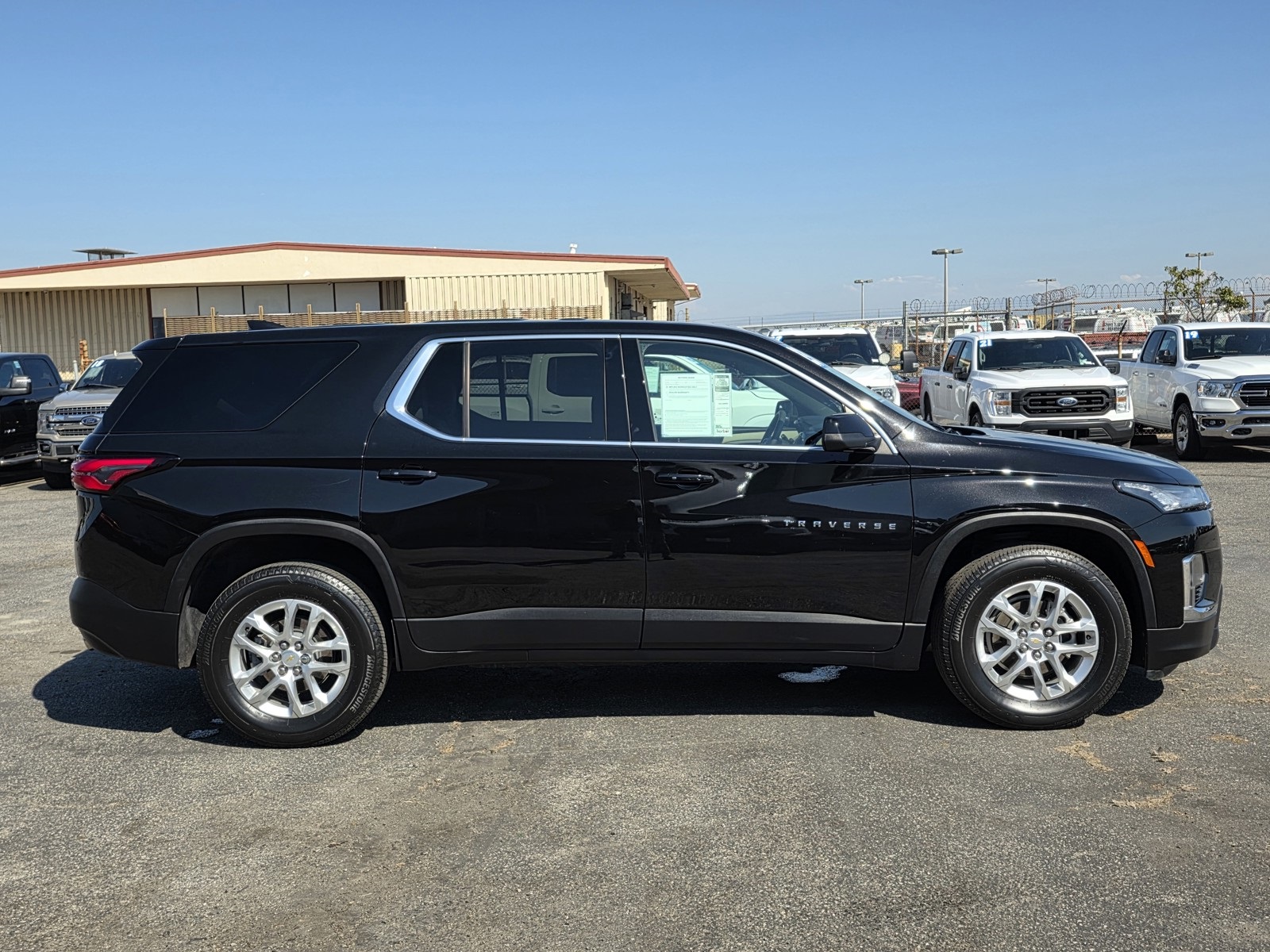 2023 Chevrolet Traverse LS photo 8