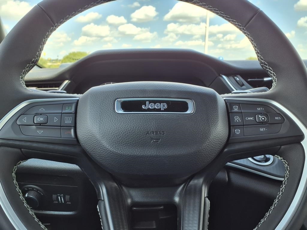 2025 Jeep Grand Cherokee Laredo X photo 20