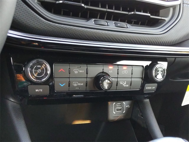 2026 Jeep Compass Latitude photo 33