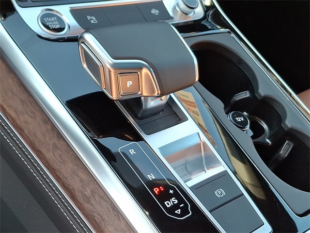 2024 Audi Q8 55 Premium Plus photo 17