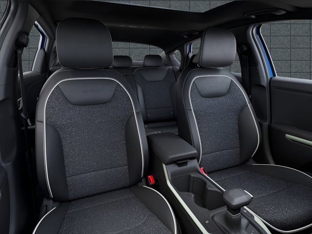 2025 Kia K4 GT-Line photo 16