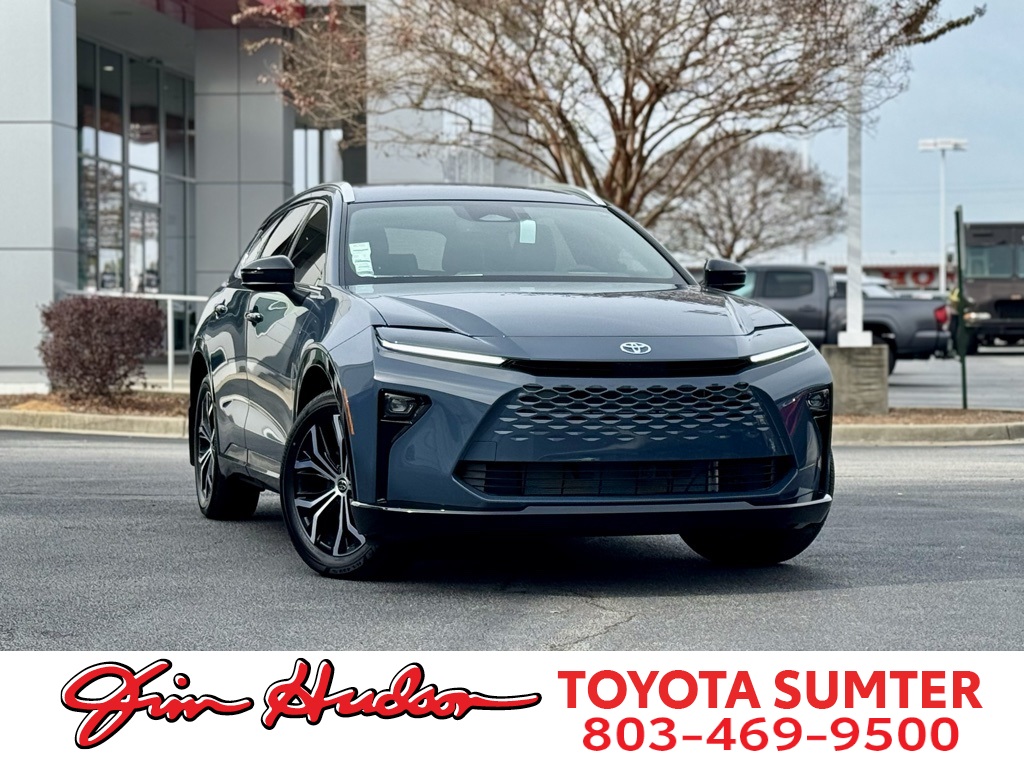 2025 Toyota Crown Signia XLE's photo