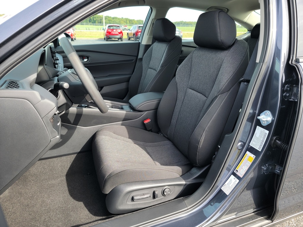 2025 Honda Accord SE photo 2