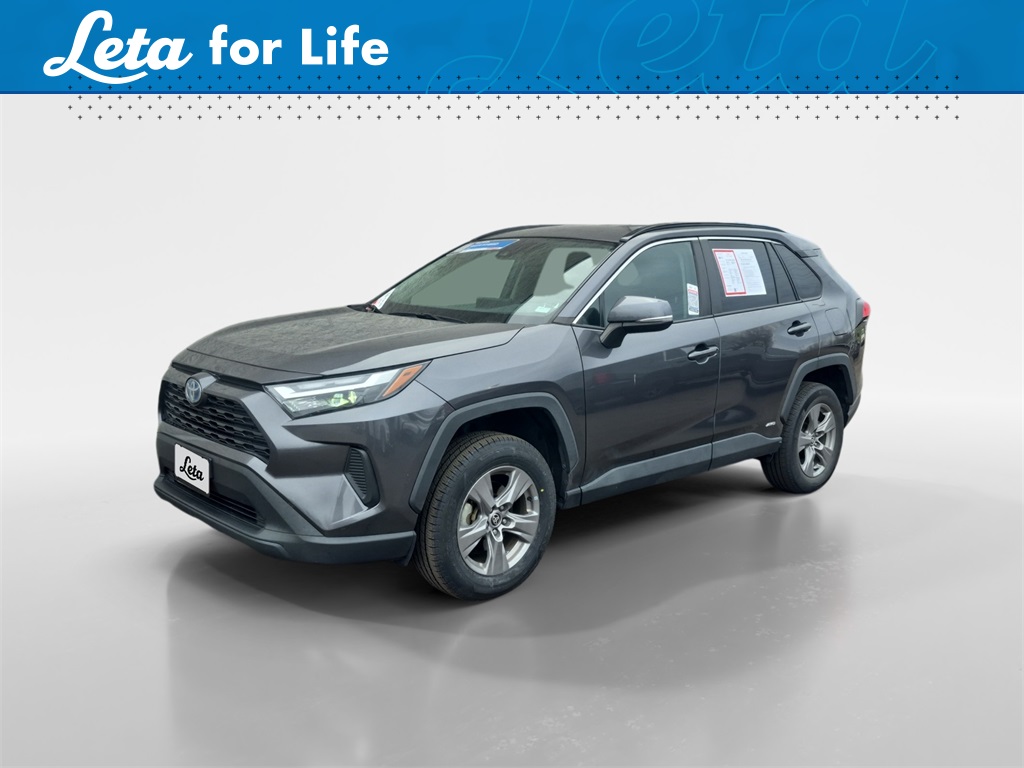 2022 Toyota RAV4 XLE's photo