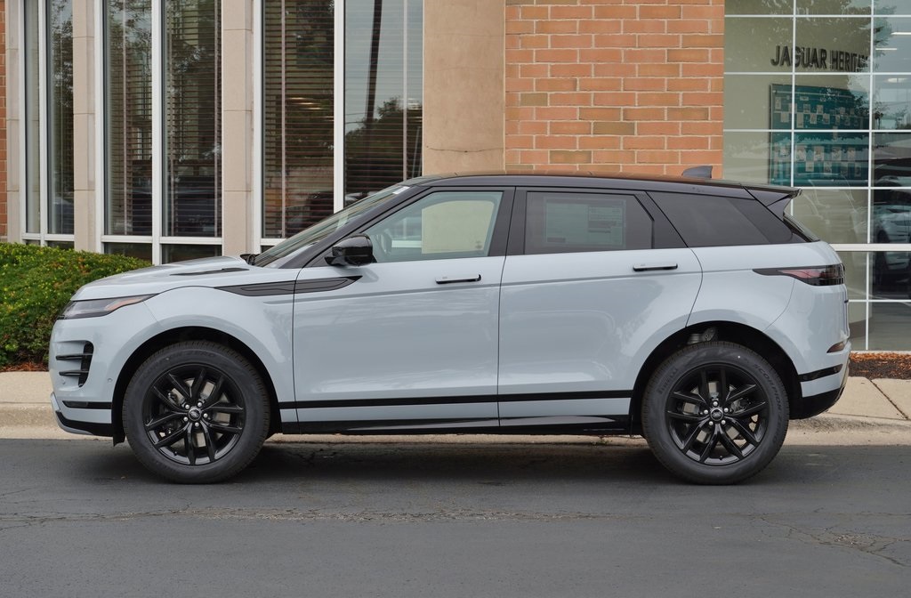 2026 Land Rover Range Rover Evoque Dynamic SE photo 2