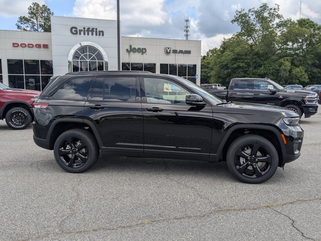 2025 Jeep Grand Cherokee Altitude X photo 3