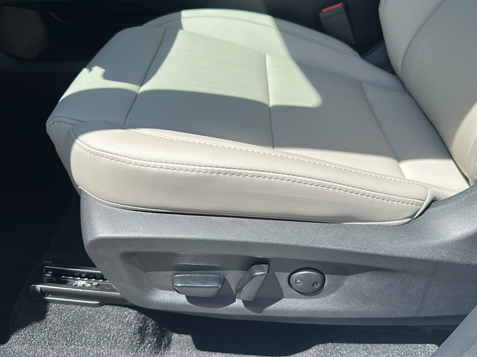 2025 Nissan Murano SV photo 5