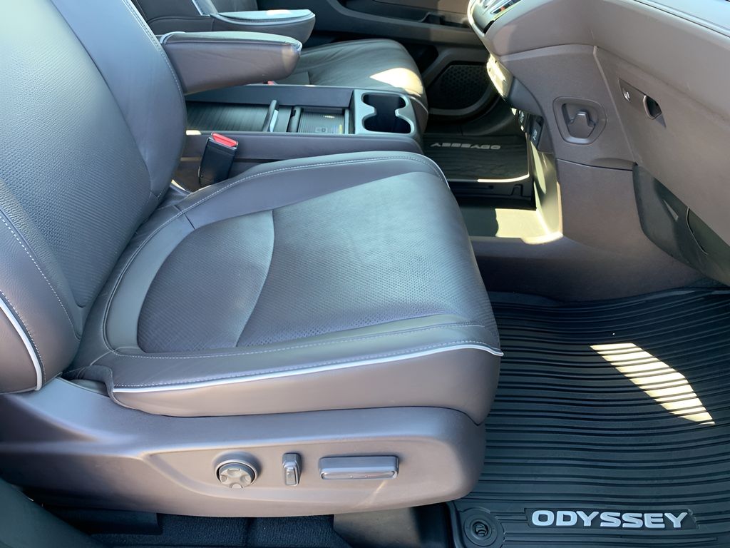 2023 Honda Odyssey Elite photo 16