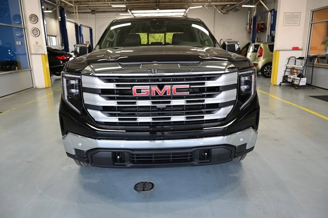 2026 Gmc Sierra 1500 SLE photo 2