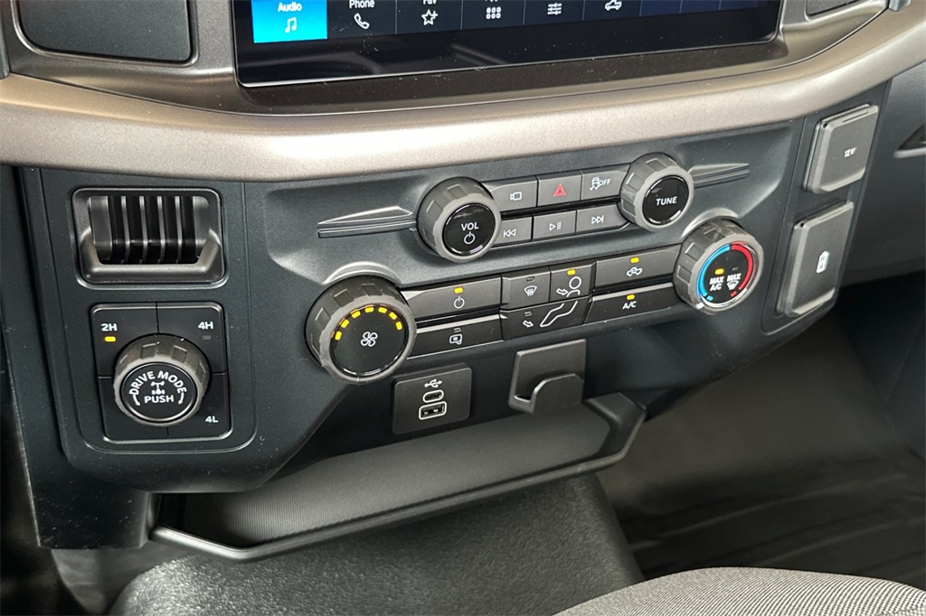 2025 Ford F-150 XL photo 17