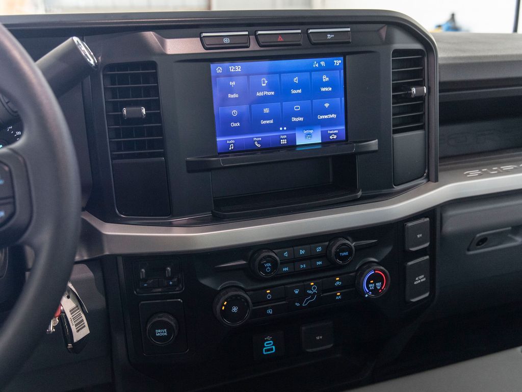 2024 Ford F-550 photo 11