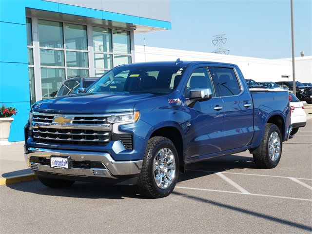 Used 2024 Chevrolet Silverado 1500 LTZ with VIN 2GCUDGEDXR1244069 for sale in Roseville, Minnesota