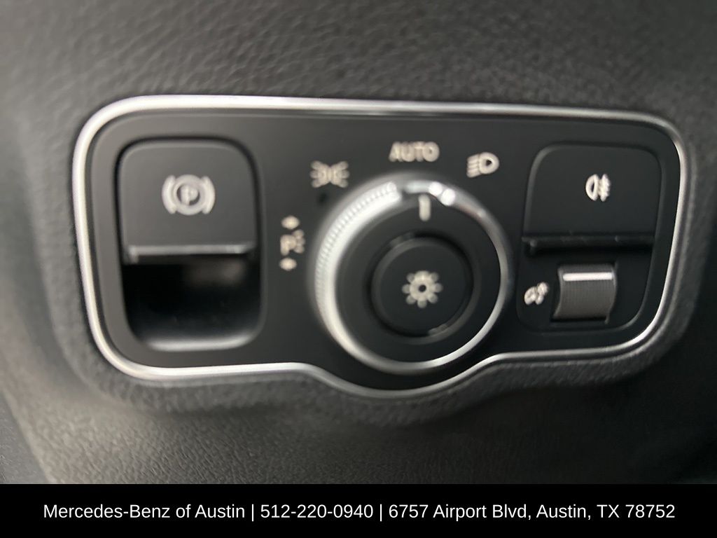 2024 Mercedes Benz GLB 250 photo 17