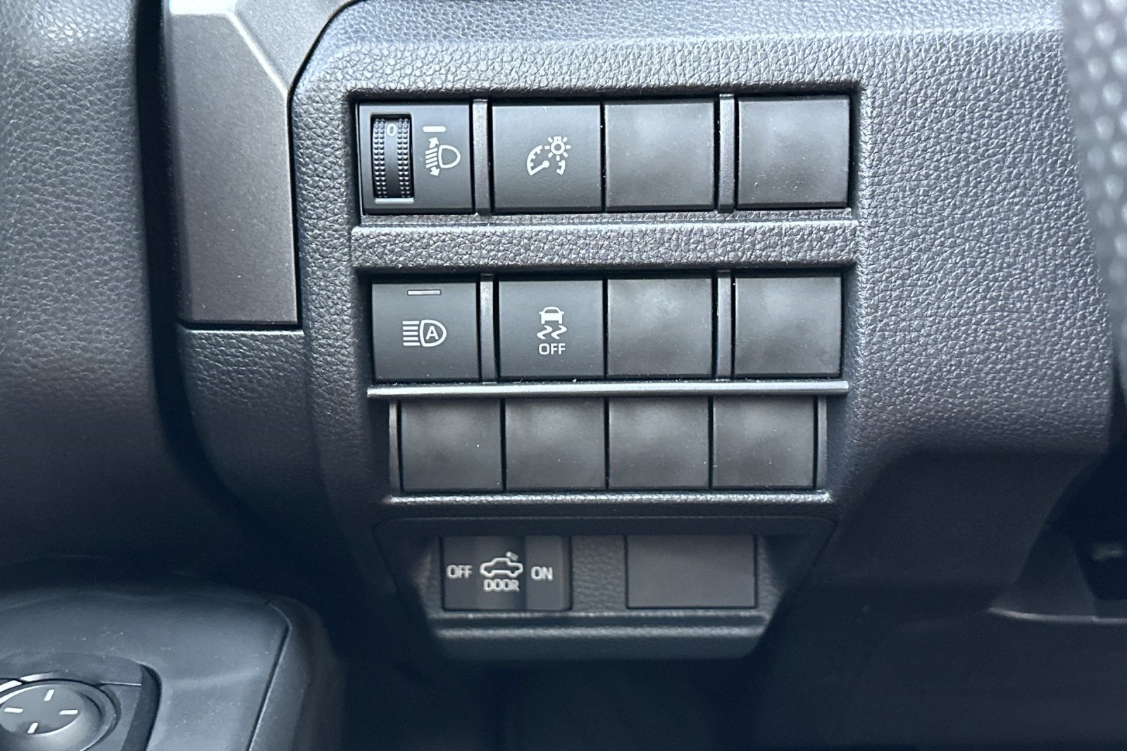 2025 Toyota Tacoma SR5 photo 27