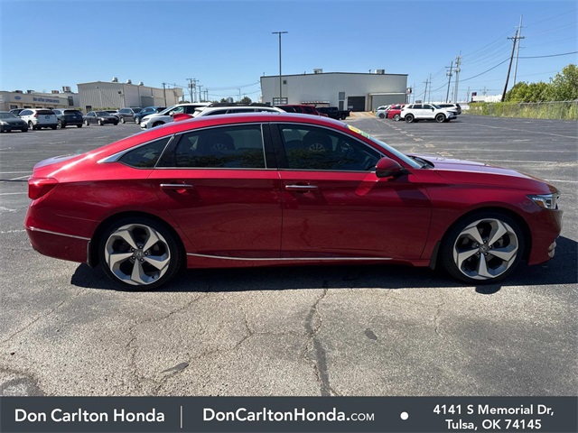 2018 Honda Accord Touring photo 2