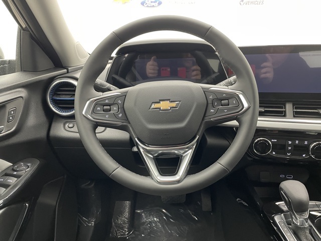 2026 Chevrolet Trax LT photo 2