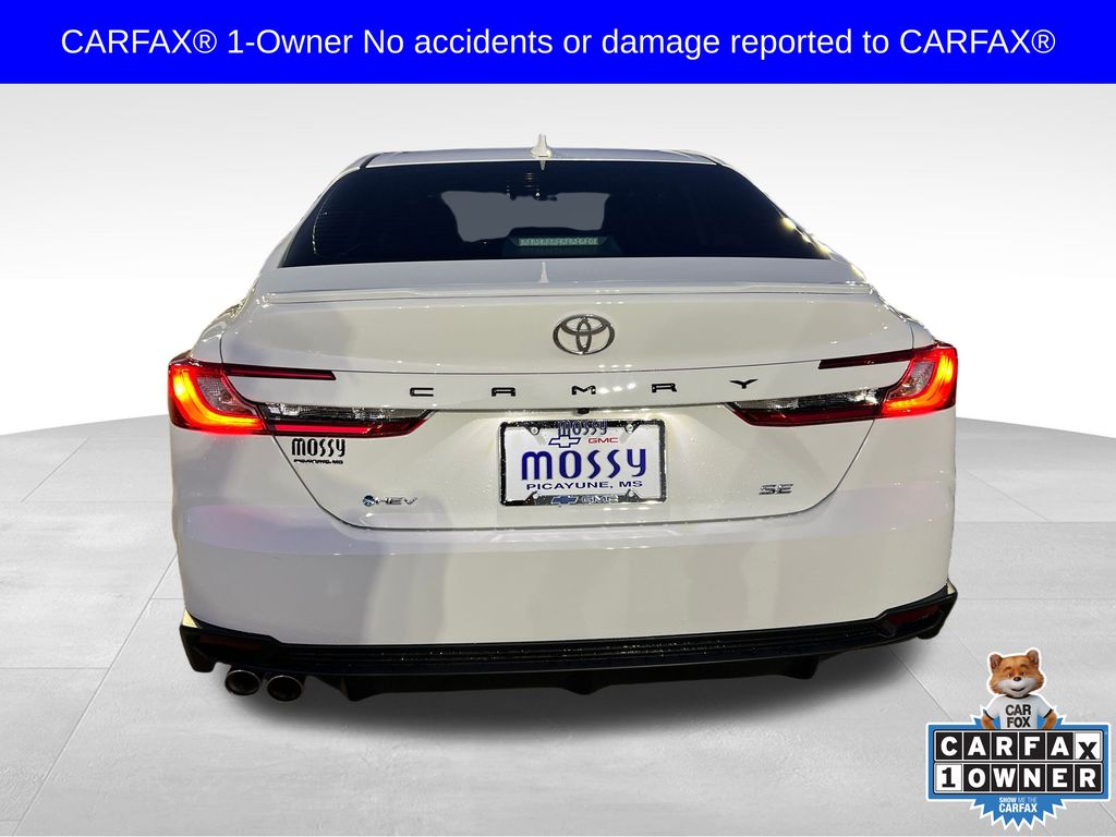 2025 Toyota Camry LE photo 4