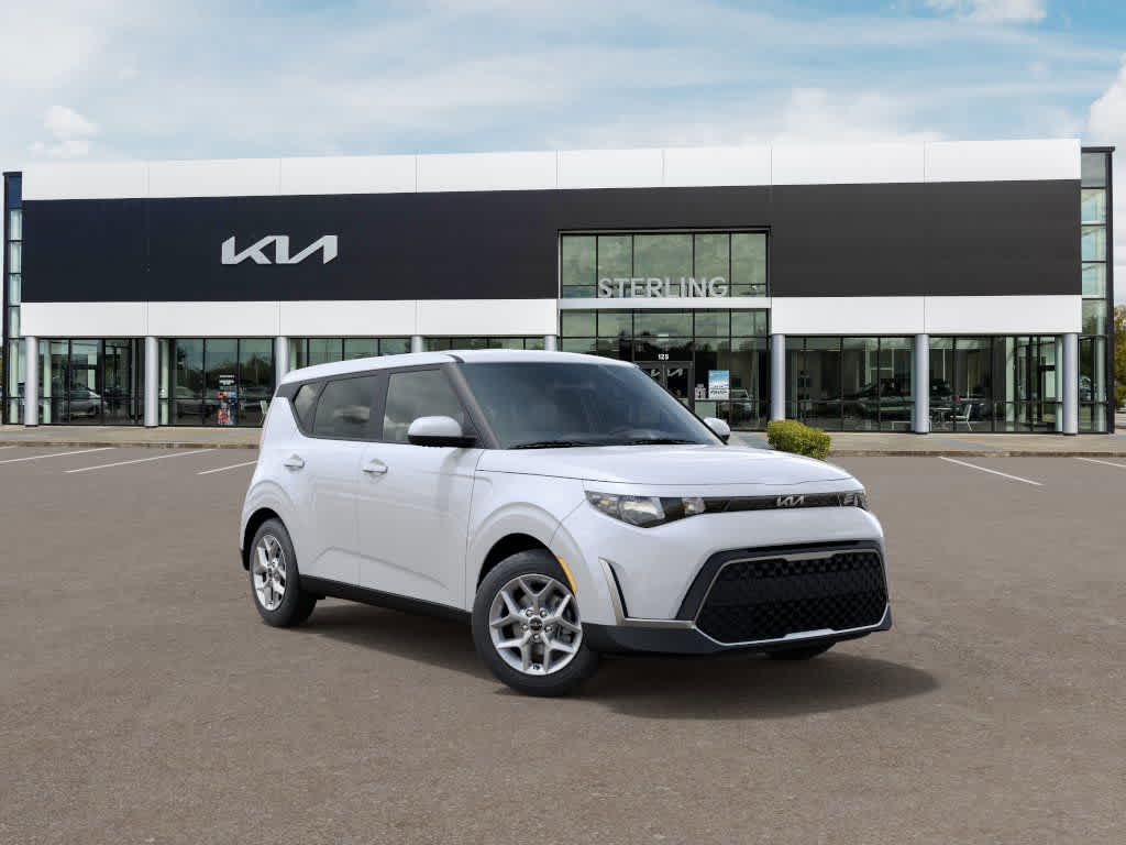 2025 Kia Soul LX's photo