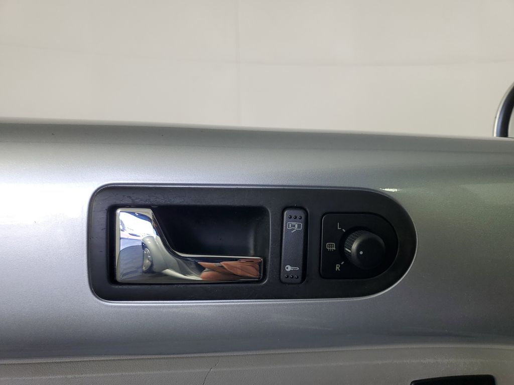 Used 2003  Volkswagen GL image 21