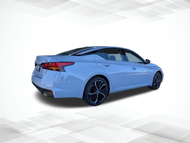 2025 Nissan Altima 2.5 SR photo 4