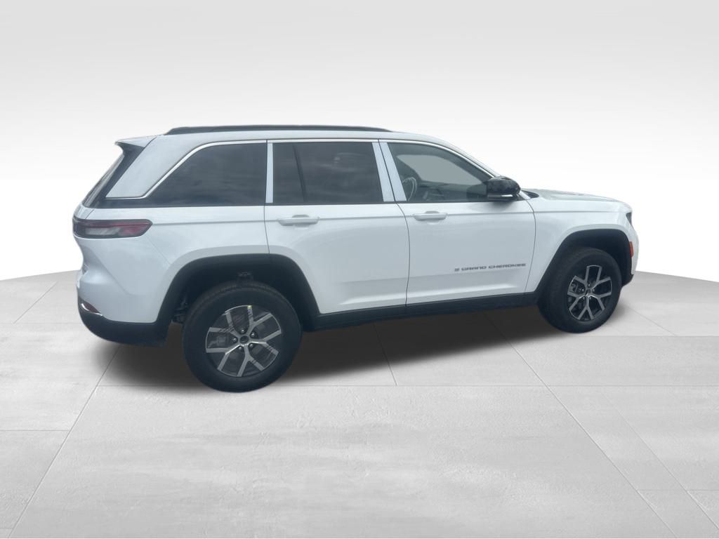 2025 Jeep Grand Cherokee Limited photo 17