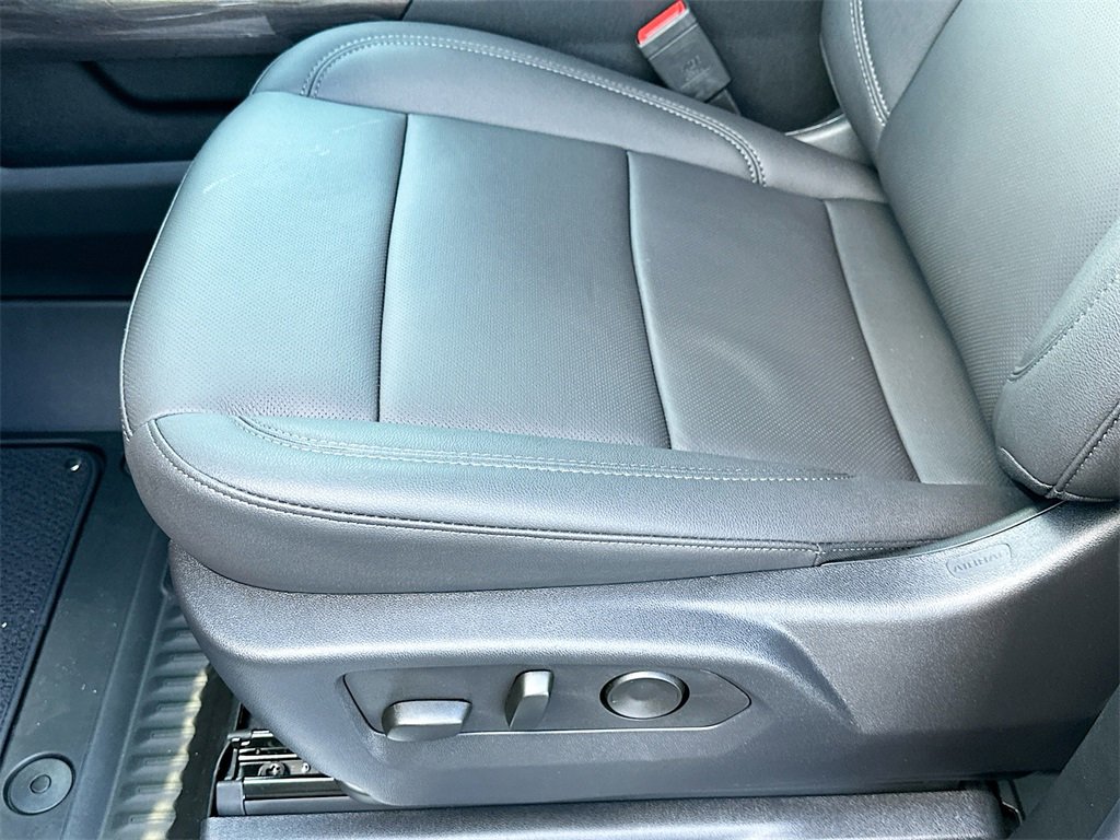 2025 Chevrolet Silverado 1500 LTZ photo 14