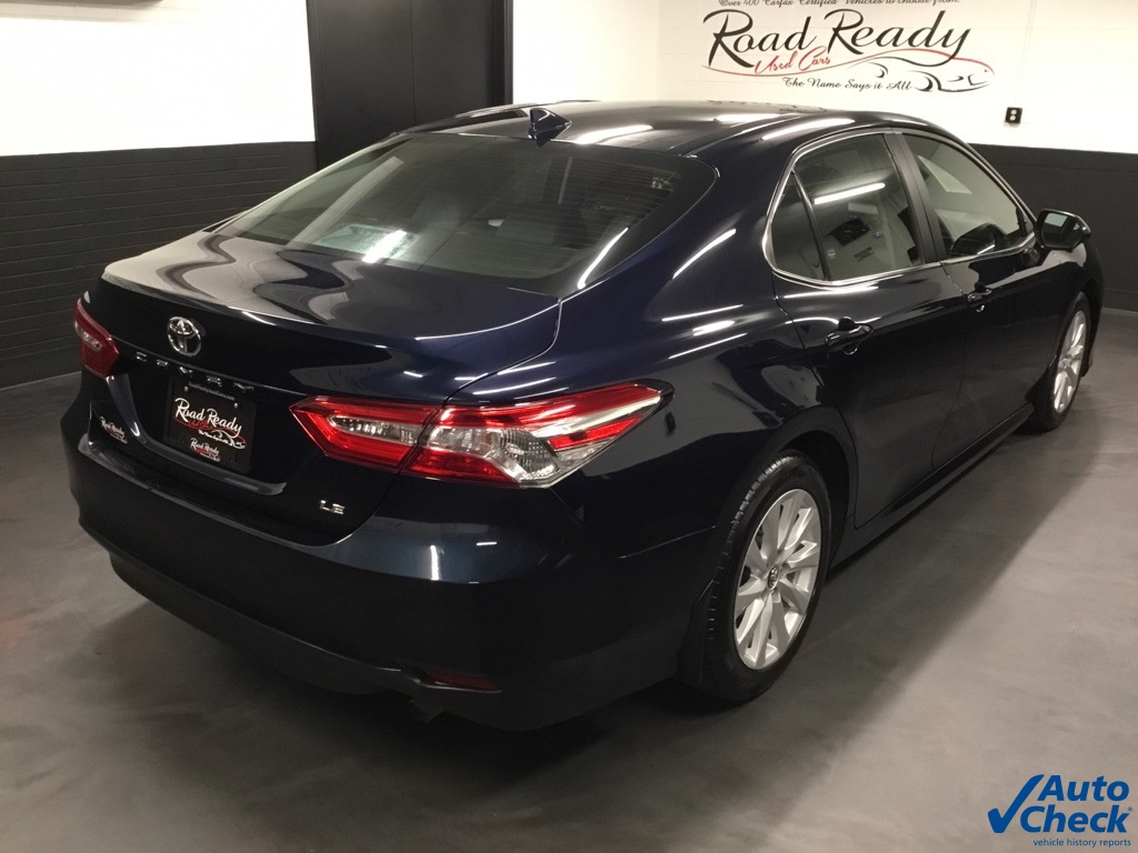 2020 Toyota Camry LE photo 10