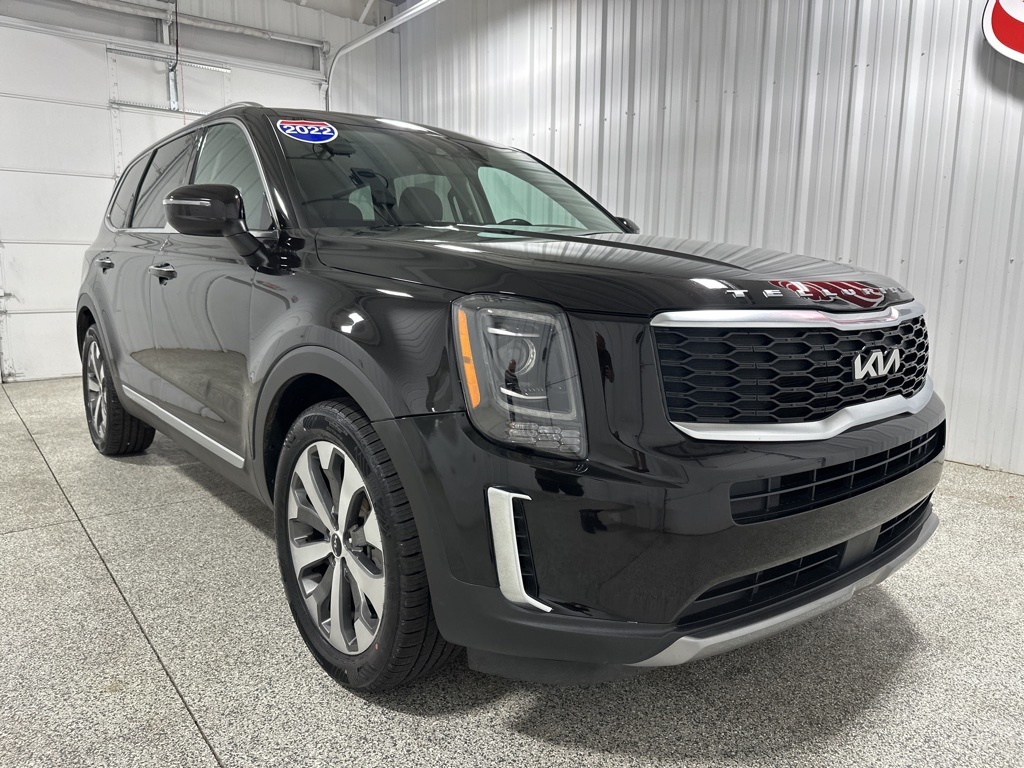 2022 Kia Telluride S photo 2