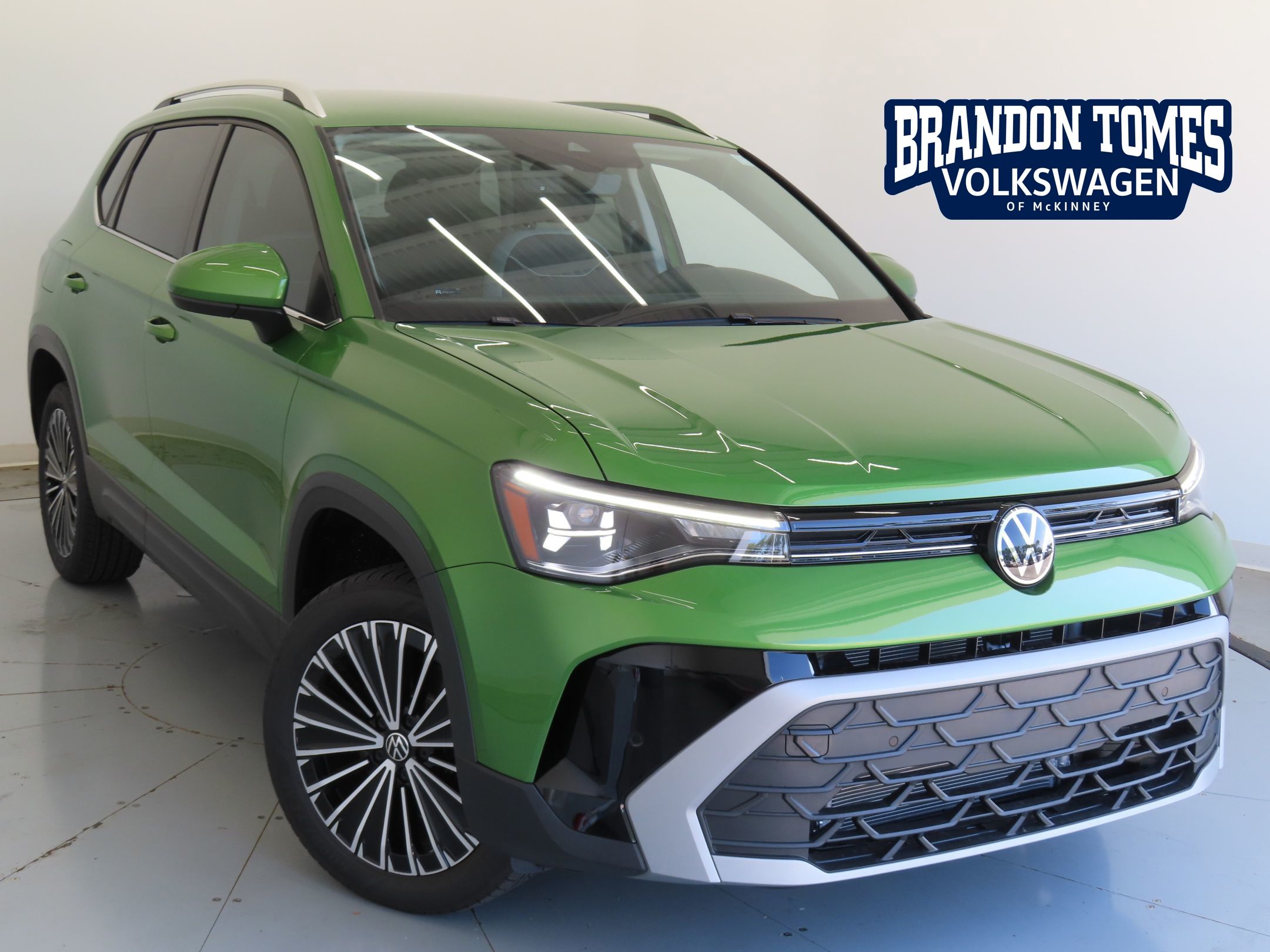 2025 Volkswagen Taos SE's photo