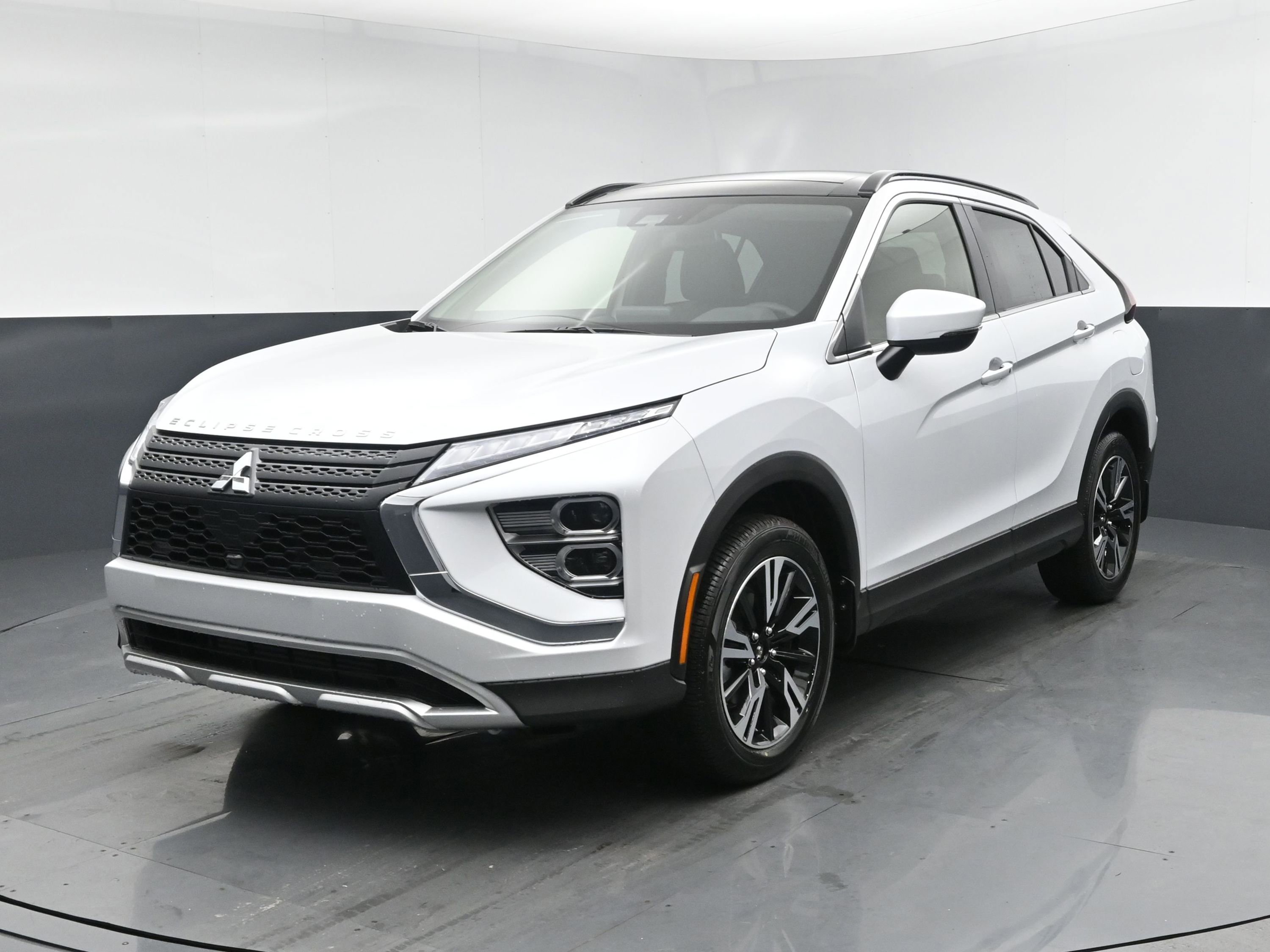 2026 Mitsubishi Eclipse Cross SE's photo