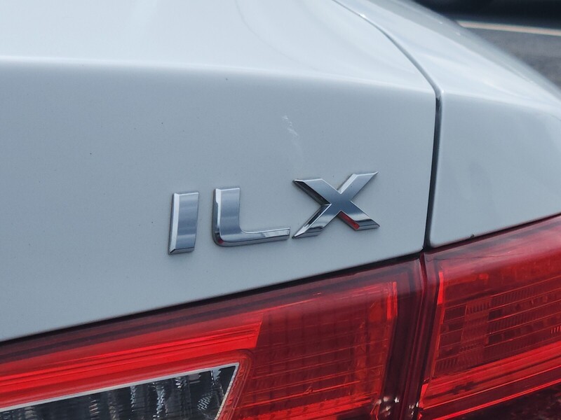 2015 Acura ILX 2.0L photo 4