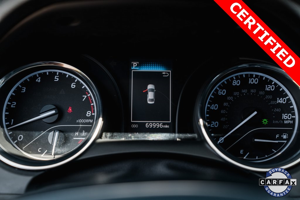 2019 Toyota Camry SE XLE photo 12
