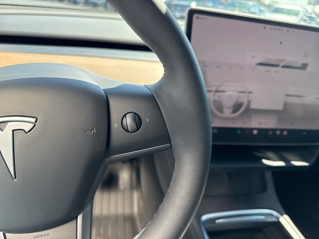 2024 Tesla Model Y Long Range photo 13