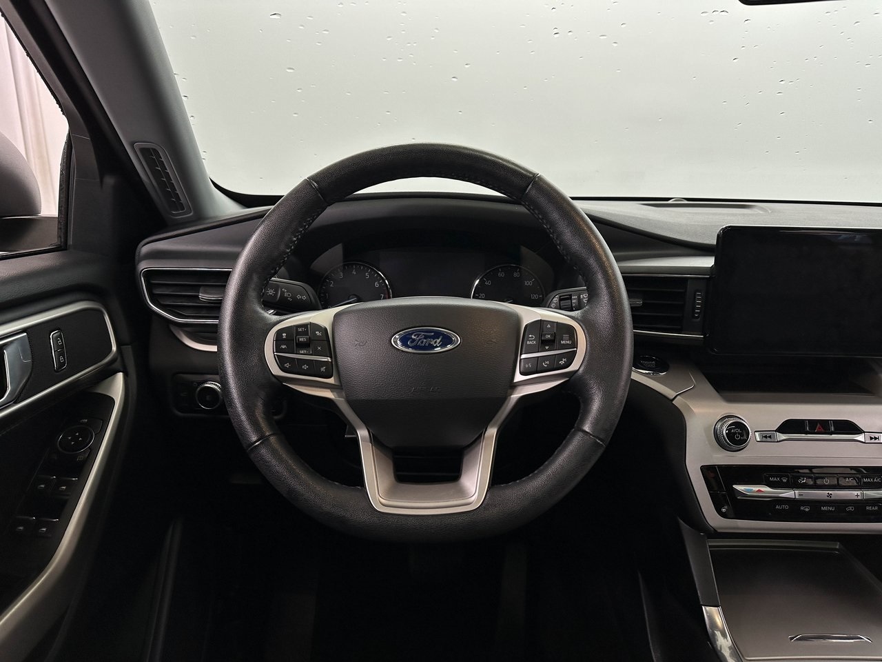 2022 Ford Explorer XLT photo 5