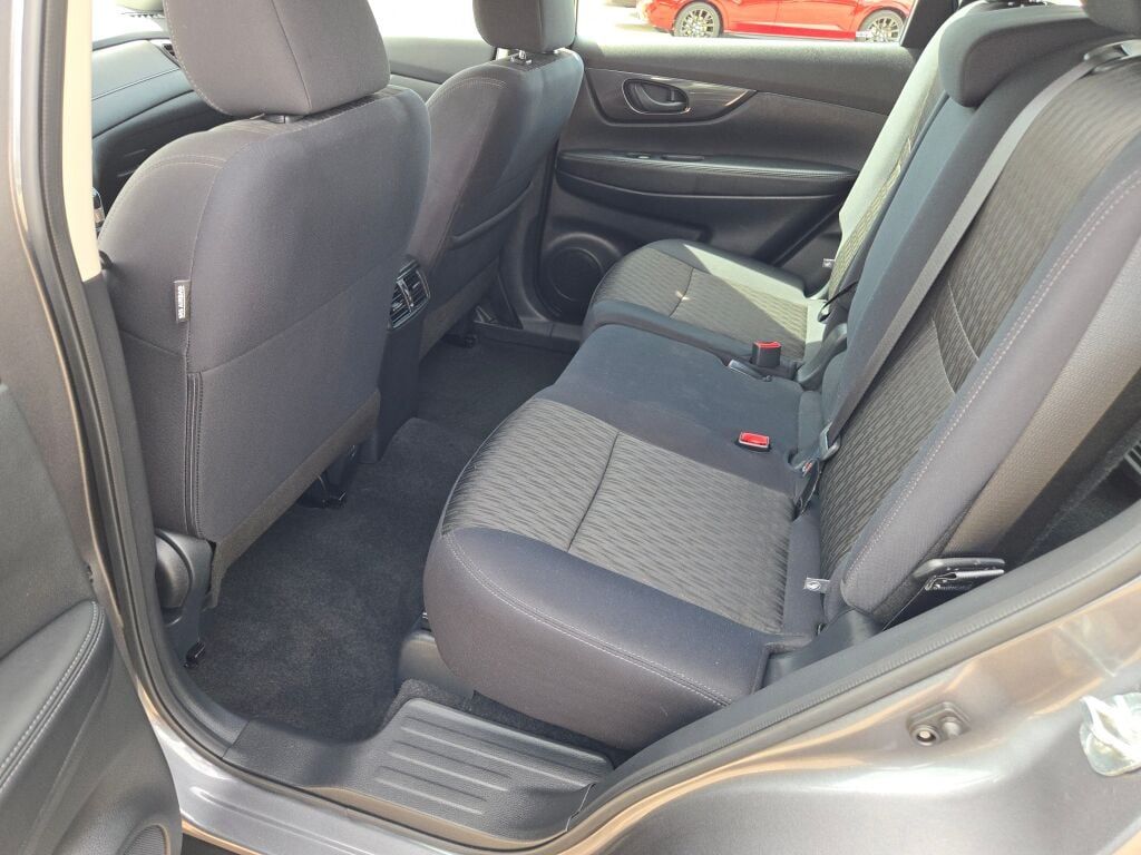 2020 Nissan Rogue S photo 15