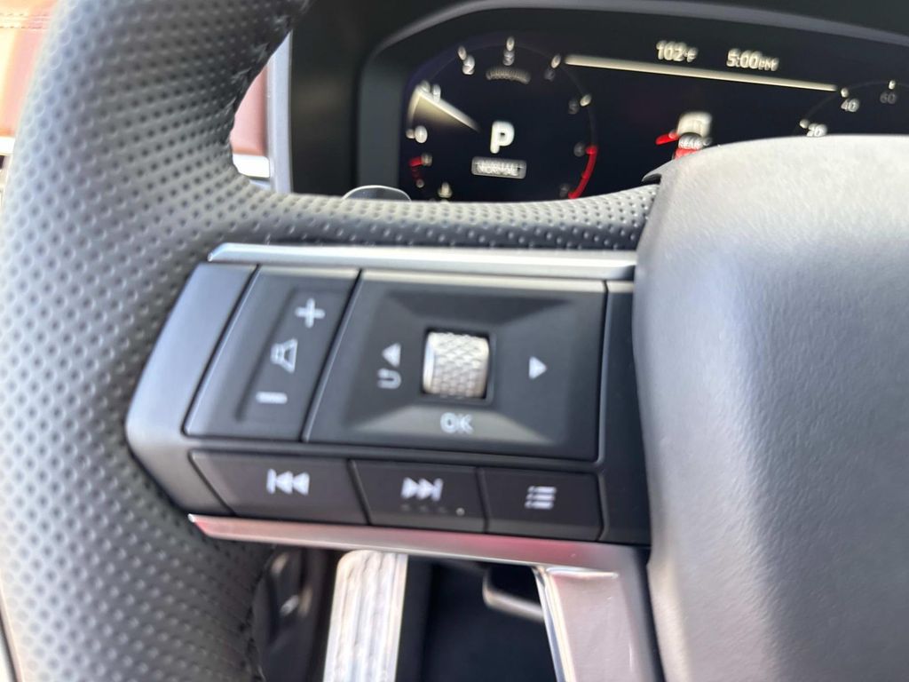 2025 Mitsubishi Outlander SEL photo 31