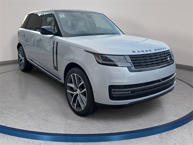 2025 Land Rover Range Rover SE photo 3