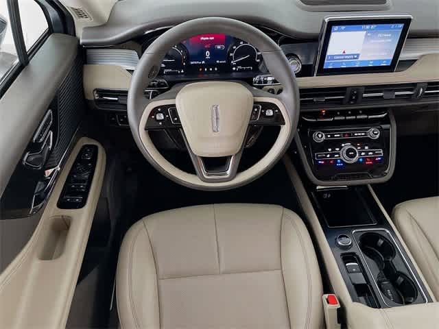 2022 Lincoln Corsair Standard photo 21
