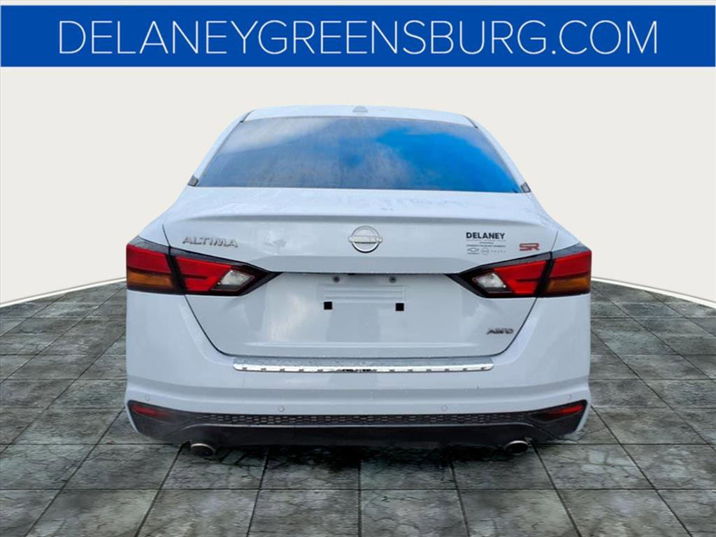 2023 Nissan Altima 2.5 SR photo 4