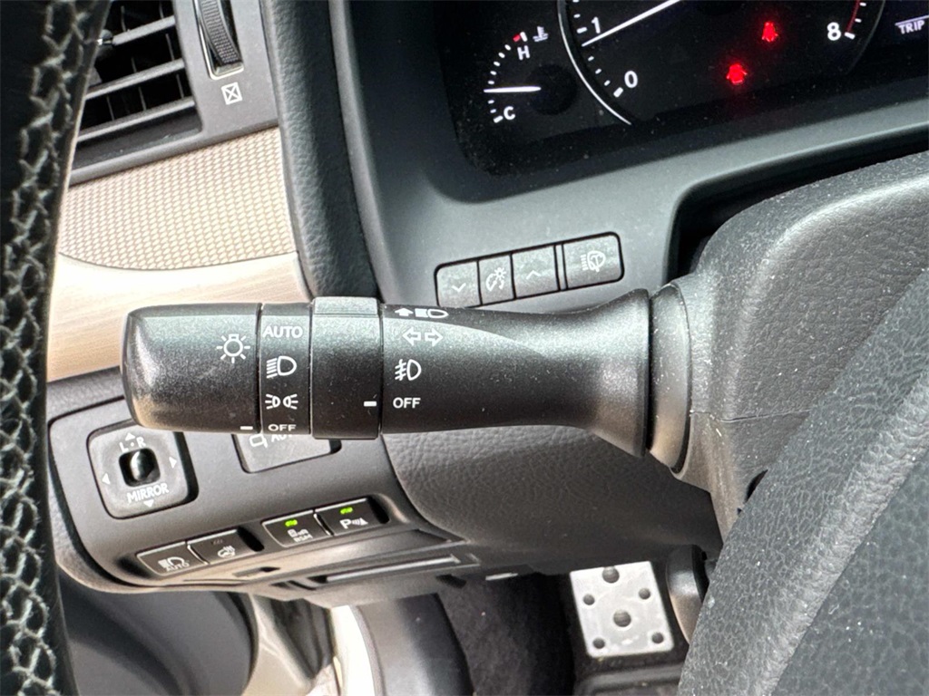 2013 Lexus LS 460 photo 30