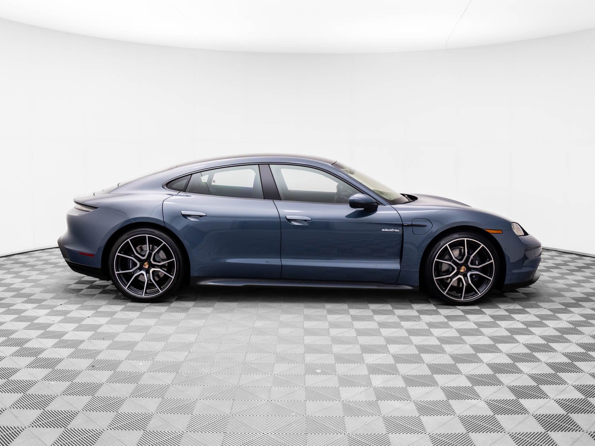 2026 Porsche Taycan 4 photo 7