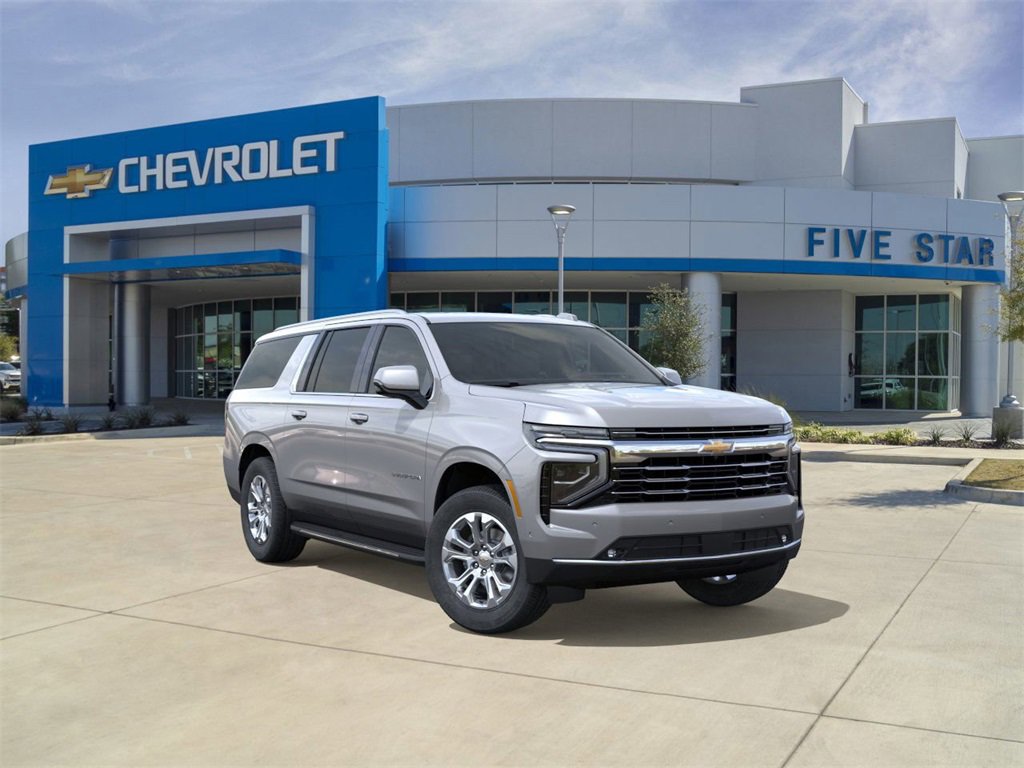 2026 Chevrolet Suburban LT's photo