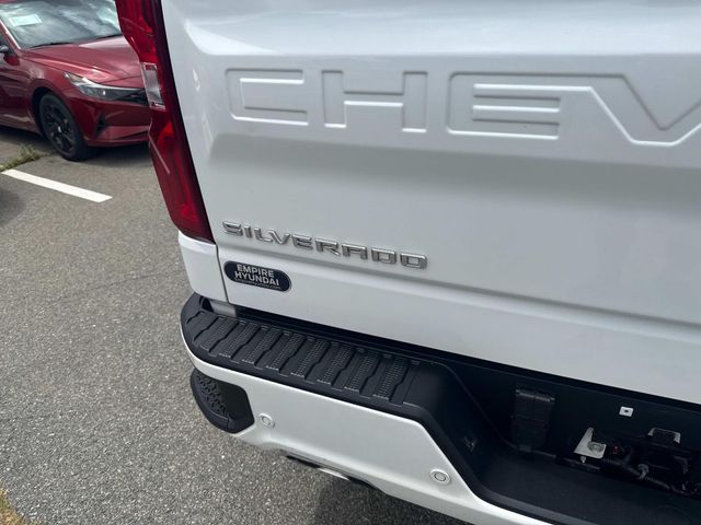 2023 Chevrolet Silverado 1500 High Country photo 4