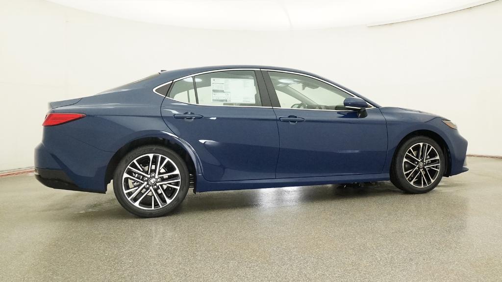 2025 Toyota Camry XLE photo 24