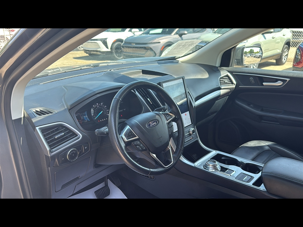 2023 Ford Edge SEL photo 7