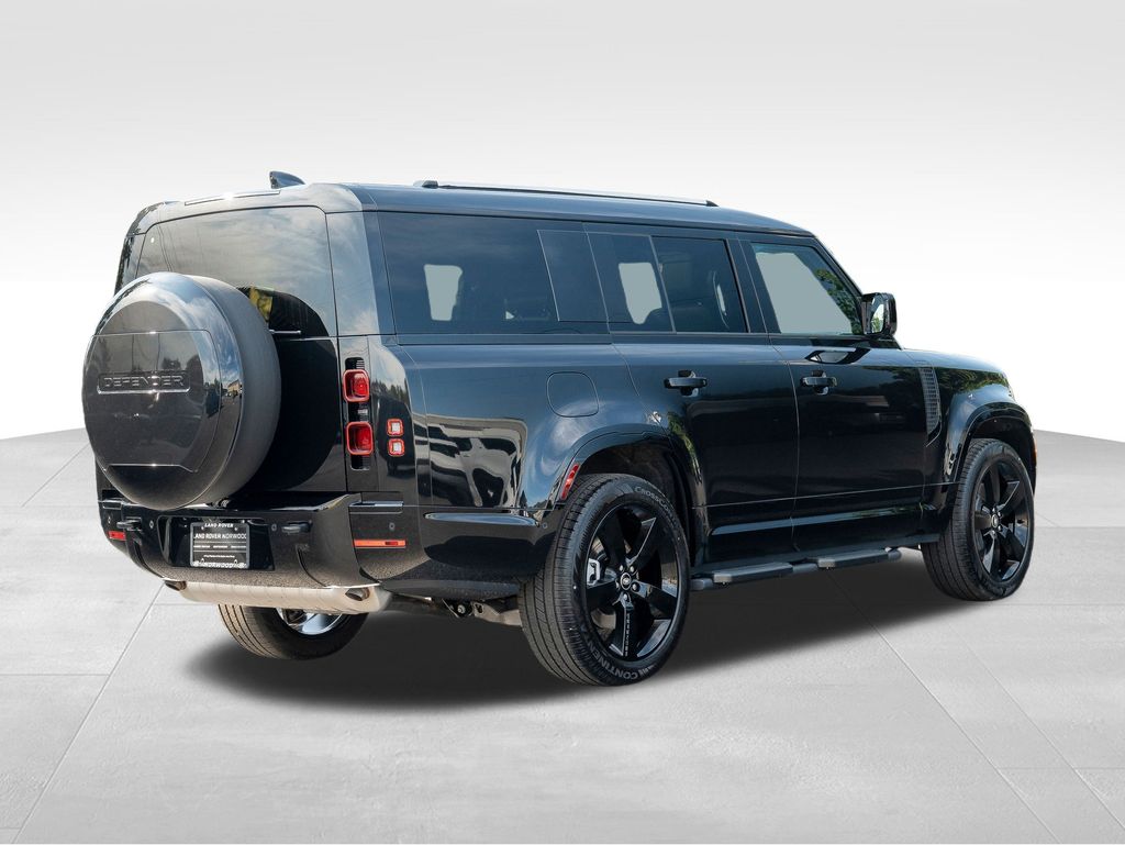 2025 Land Rover Defender 130 X-Dynamic SE photo 4