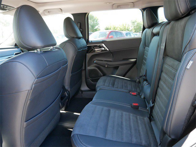 2025 Mitsubishi Outlander PHEV SE photo 5