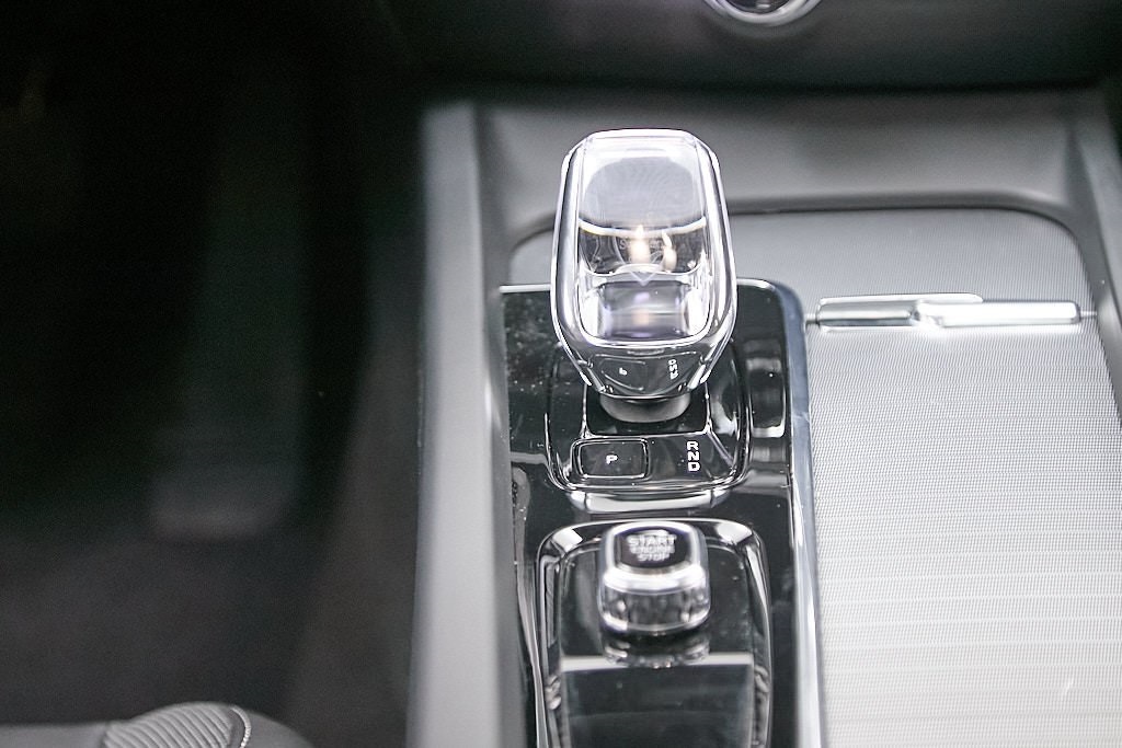 2025 VOLVO S60 - Image 30