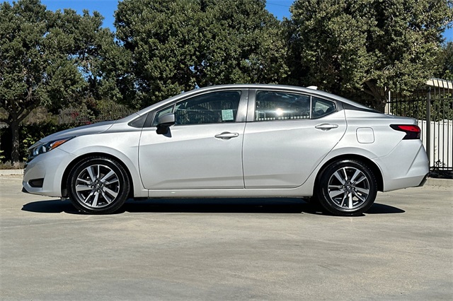 2023 Nissan Versa 1.6 SV photo 8